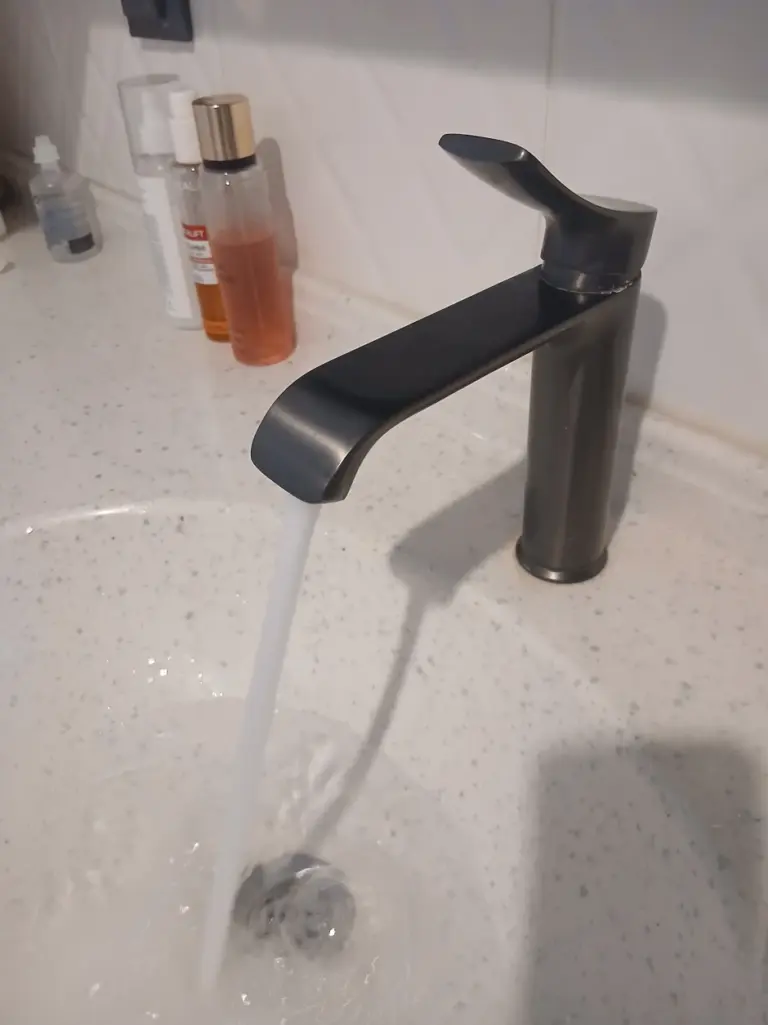 Valtemo Valero Art Gray Antrasit Lavabo Bataryası Pirinç Gövde (VM-1203) müşteri fotoğrafı